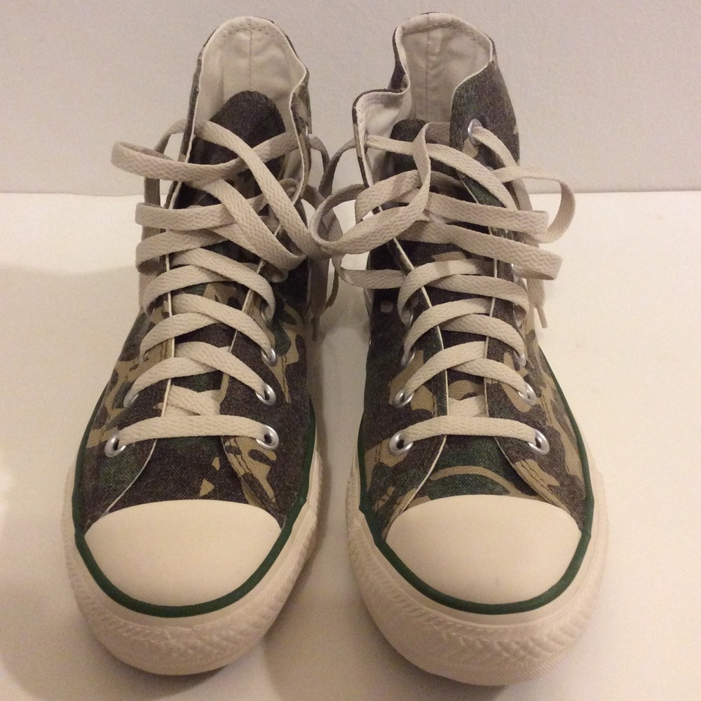 CONVERSE Hi-Top Camo NEW in box